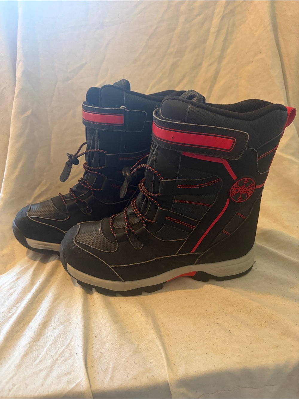totes Kids Black and red Snow Boots